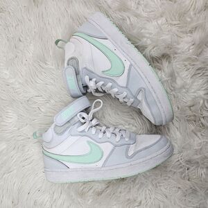 Nike Boys Court Borough Mid 2 CD7782-011 Gray Basketball Shoes Sneakers Size 7Y